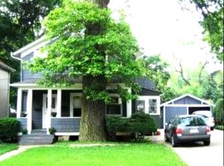 269 E Woodland Rd, Lake Forest, IL 60045