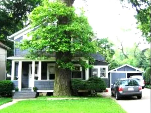 269 E Woodland Rd, Lake Forest, IL 60045