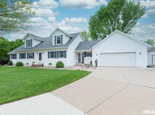 803 Blackbird Ct, Geneseo, IL 61254