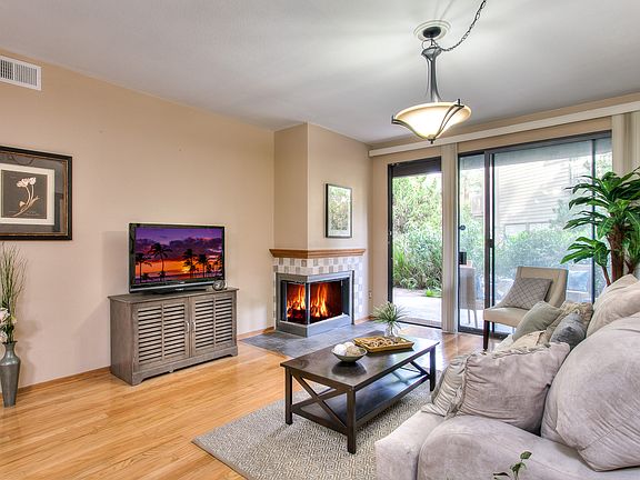 3rd image of 2542 W Macarthur Blvd #129