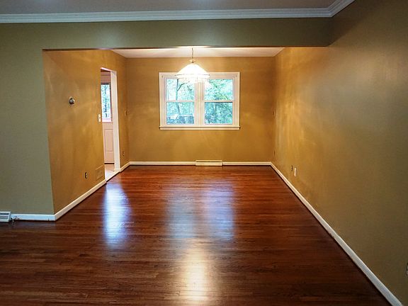 2nd image of 82 Lyons Pl