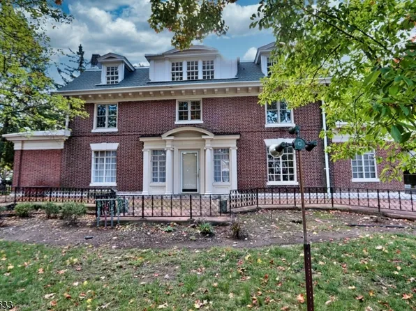 200 Elwood Ave, Newark City, NJ 07104