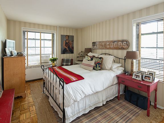 5th image of 345 Clinton Ave APT 1G