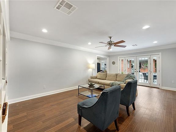 3rd image of 1049 Melody Dr