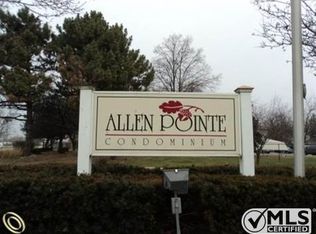 9917 Allen Pointe Dr, Allen Park, MI 48101