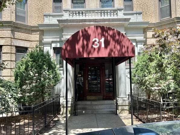 31 Queensberry St, Boston, MA