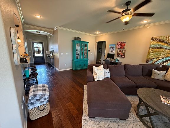 3rd image of 2903 N Raven Ln