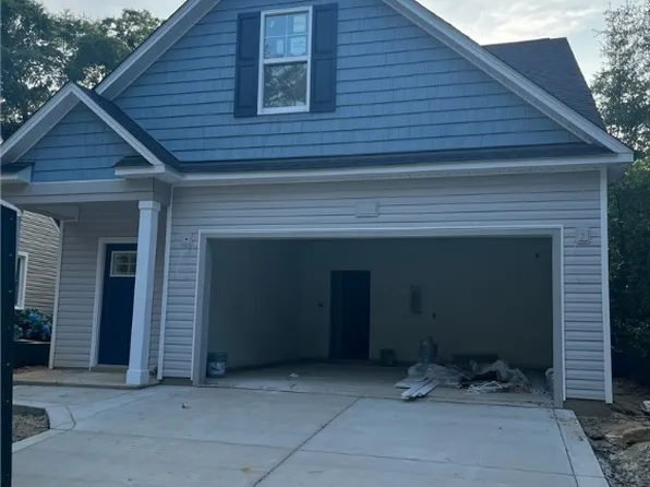 214 Judd St, Fayetteville, NC 28305
