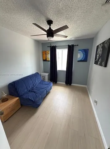 4 bed, 3.0 bath, 1386 sqft, $2,999 — Photo 4