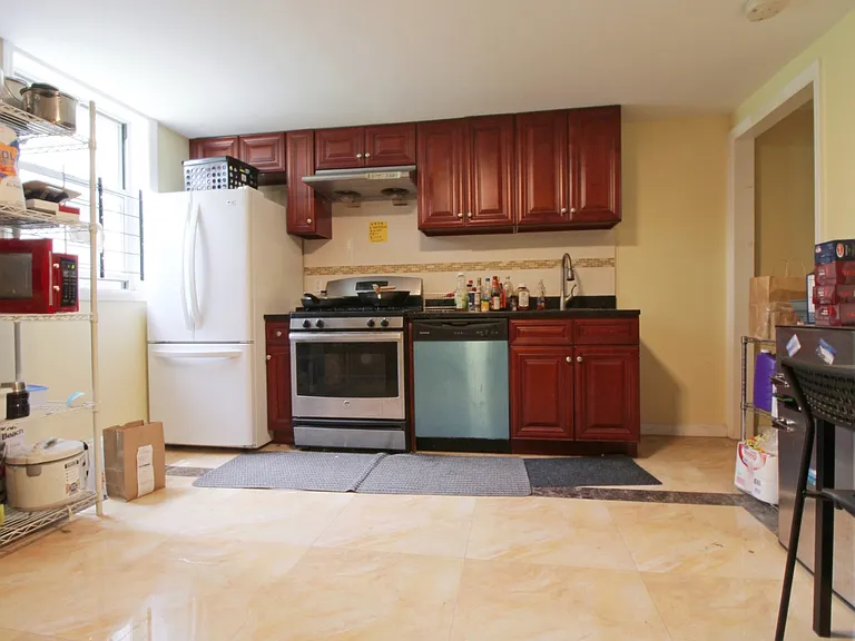 51.5 Cottage St #3E — Photo 8