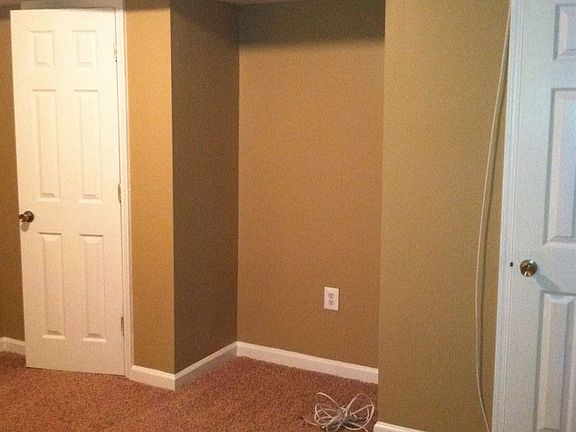 MasterBed his n her closets