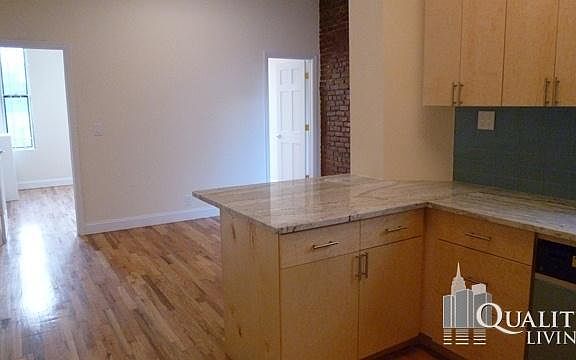 4th image of 243 E 13th St APT 017