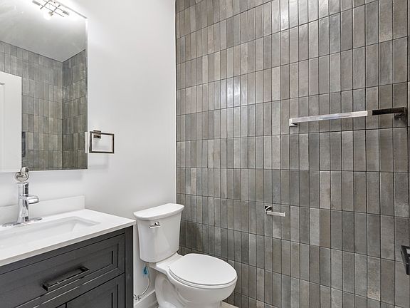5th image of 13 Voorhees St #2