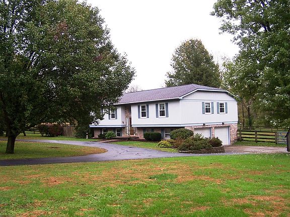 4th image of 1024 Bicknell Ln