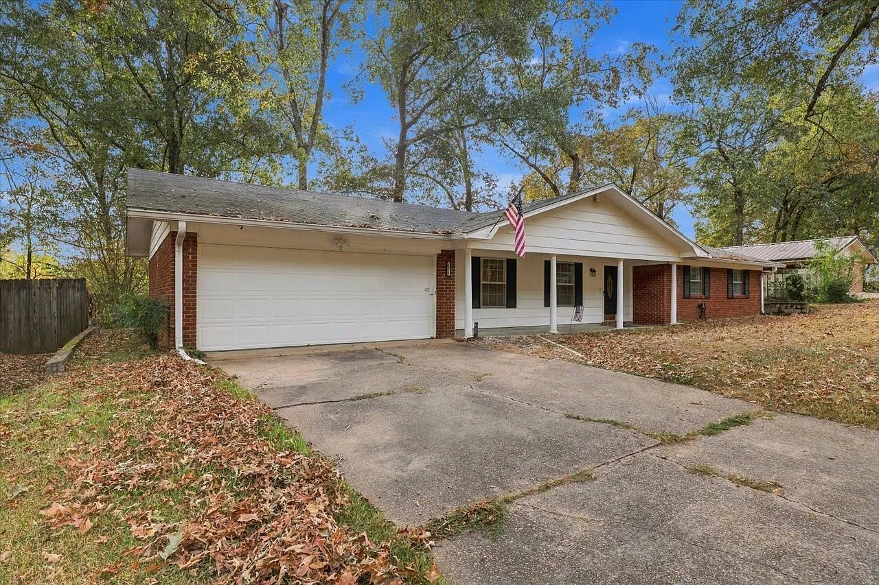 3 bed, 2.0 bath, 1681 sqft, $2,000 — Photo 2