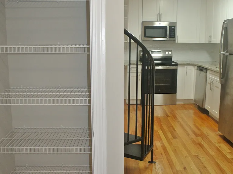 670 Boston Post Rd #7 — Photo 6