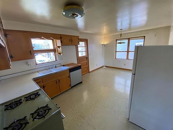 2nd image of 627 Brinker Ave