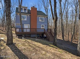 211 Geese Ct N, Bushkill, PA 18324