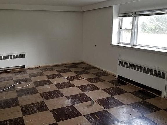 5th image of 128 Sunset Ave