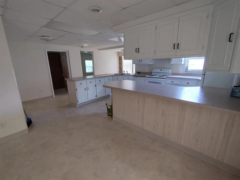 3 bed, 1.0 bath, 1412 sqft, $975 — Photo 4