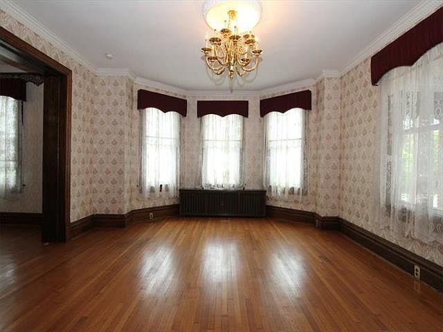 2nd image of 100 Market St