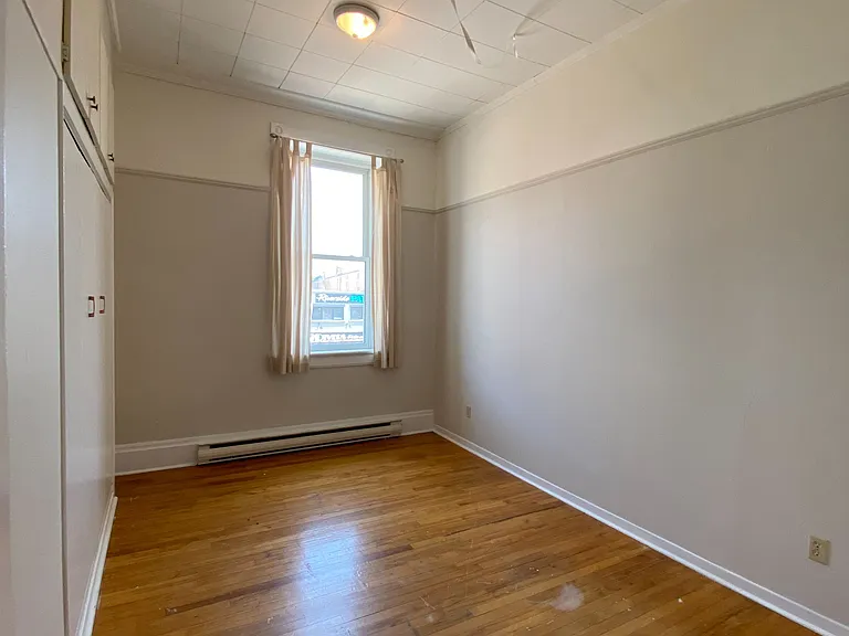 32 Grand River St N #C — Photo 5