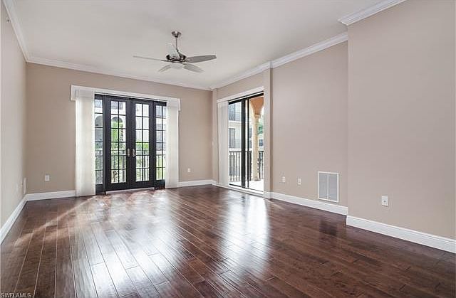 1st image of 23151 Fashion Dr Unit 212