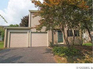 12 Katsura Ct, Penfield, NY 14526