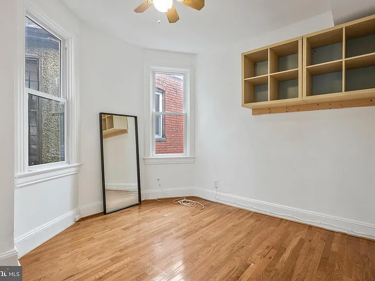 30 R St NE — Photo 30