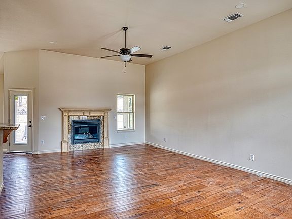 3rd image of 2104 Athens Ave
