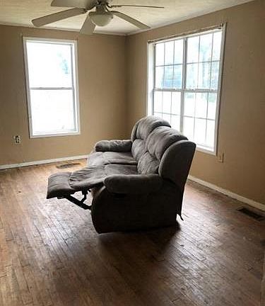 2nd image of 1652 Brown Rd