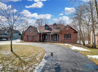 112 E Back Bay Rd, Bowling Green, OH 43402