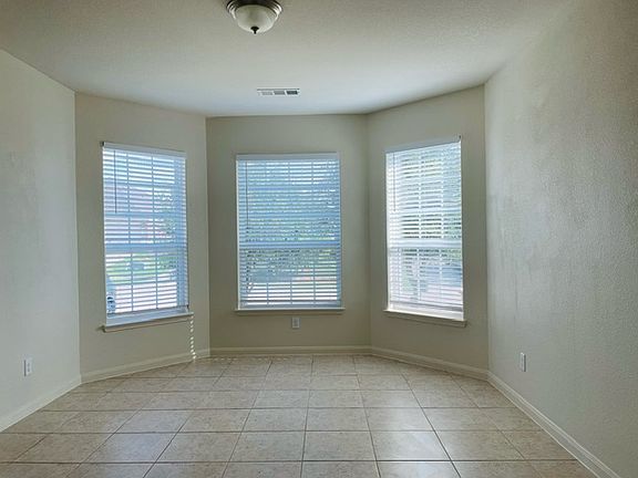 2nd image of 2304 Mulberry Dr