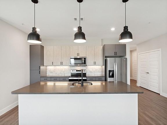 2nd image of 1601 S Lamar Blvd #2442