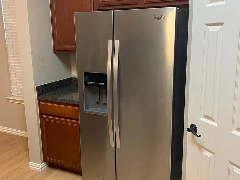 1051 Elm Dr — Photo 11