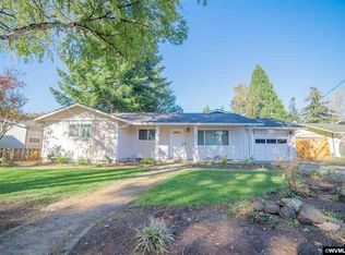 3051 7th St, Hubbard, OR 97032