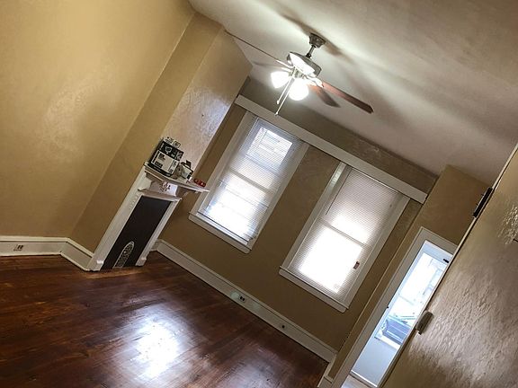 2nd image of 1915 E Cambria St Unit 2