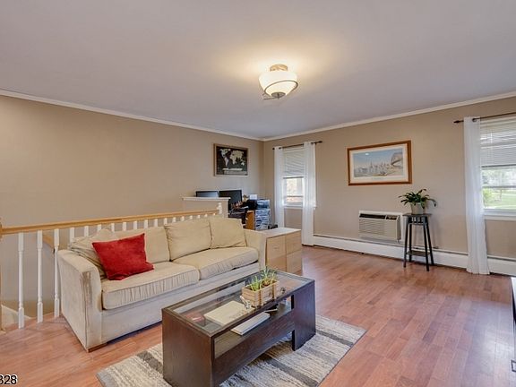 3rd image of 79 Roseland Ave APT 82