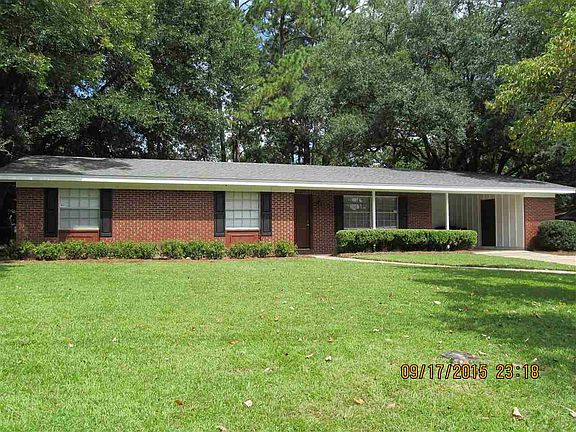 2nd image of 1402 Eleanor Dr