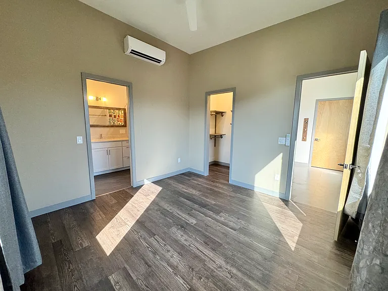 220 King St SE #8 — Photo 11
