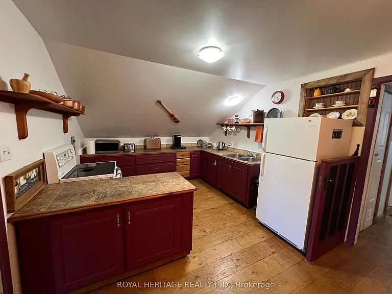 1095 Cleveland Rd — Photo 4