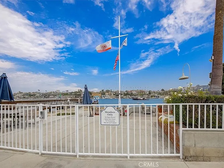 2128 Miramar Dr — Photo 39