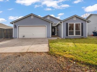 2160 SW 24th St, Redmond, OR 97756