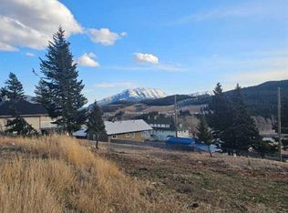 6502 22nd Ave, Crowsnest Pass, AB T0K0M0