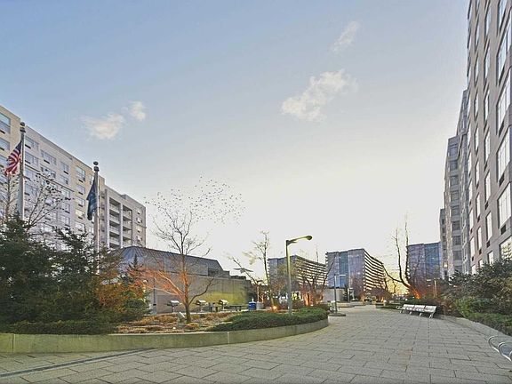2nd image of 40-28 College Poin #1001