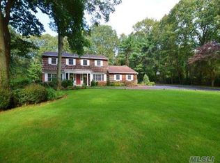 3 Darrow Ct, Greenlawn, NY 11740