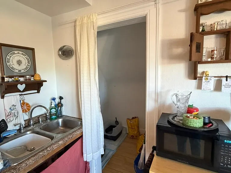 228 E Hadley St #2 — Photo 5