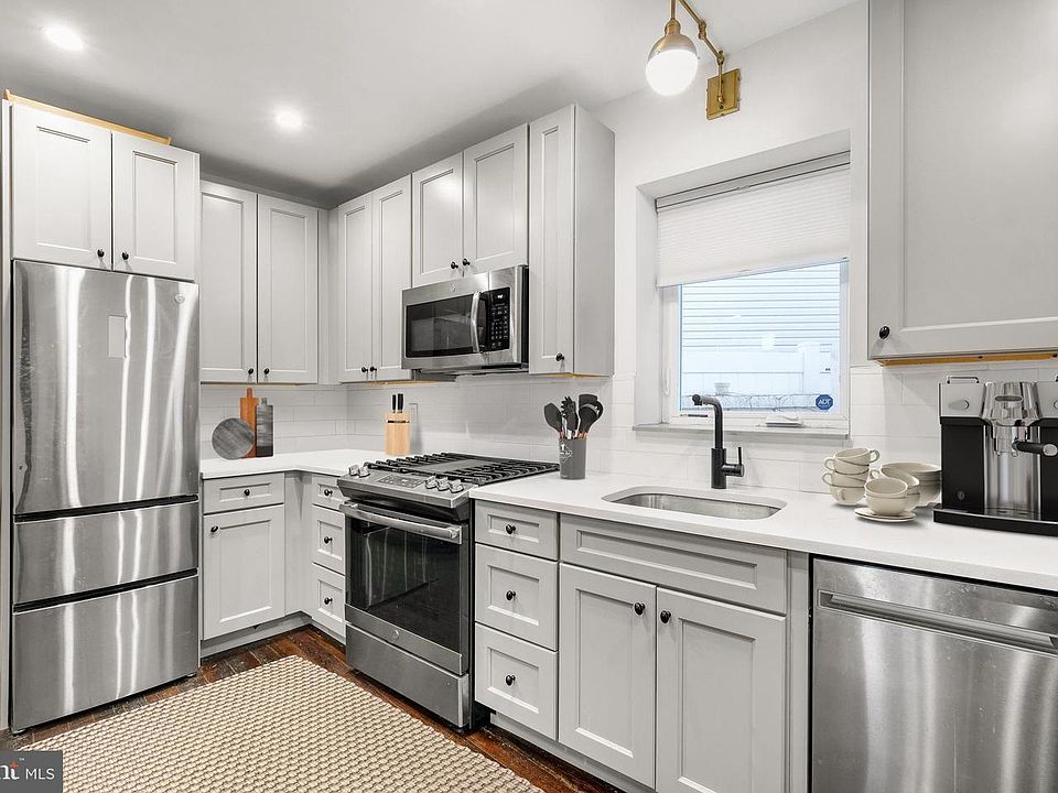 1st image of 106 W Wildey St