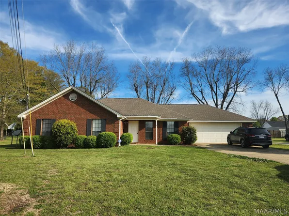 345 Spring Hollow Dr, Deatsville, AL 36022