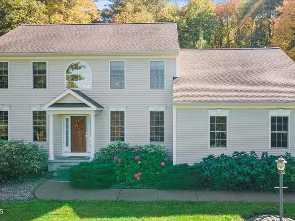 16 Ridgewood Drive, Wynantskill, NY 12198